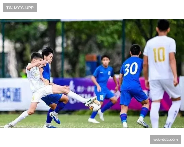 乌兹别克斯坦缔造者U14队携马肉香肠助阵 前国脚阿卜杜赖莫夫助小将适应比赛